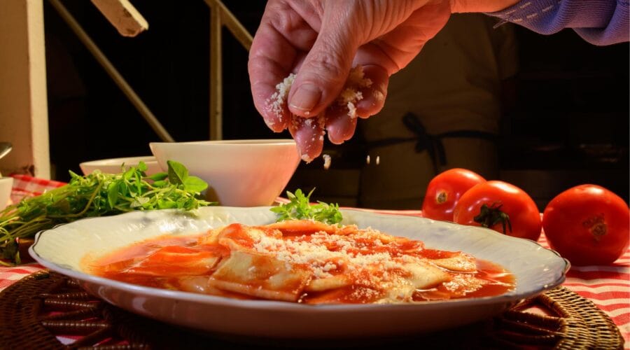 Como receber amigos e família à moda italiana (com praticidade e muito sabor)